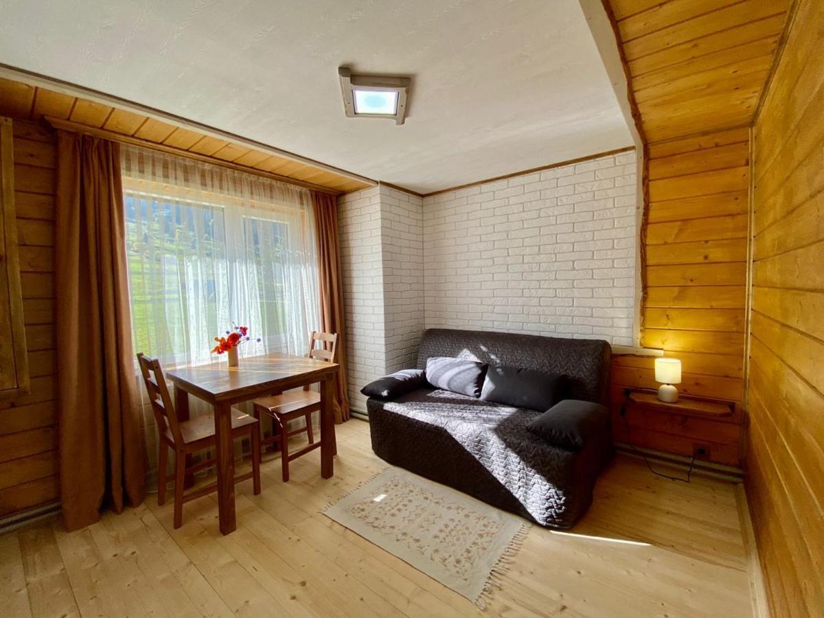 Krokus House 韦尔霍维纳 外观 照片