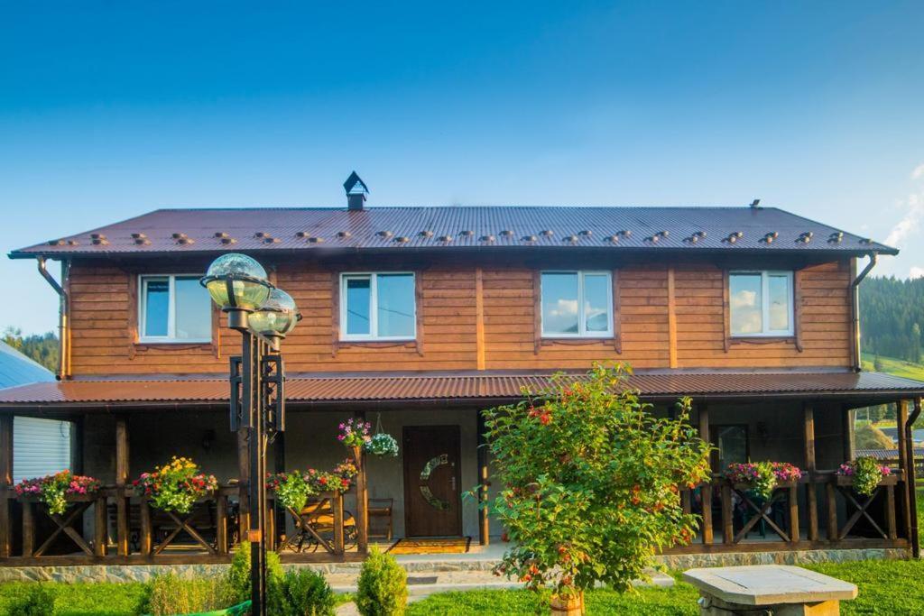 Krokus House 韦尔霍维纳 外观 照片